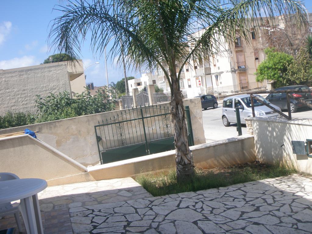 Casa Antonella Apartment ซานวิโต โลคาโป ภายนอก รูปภาพ